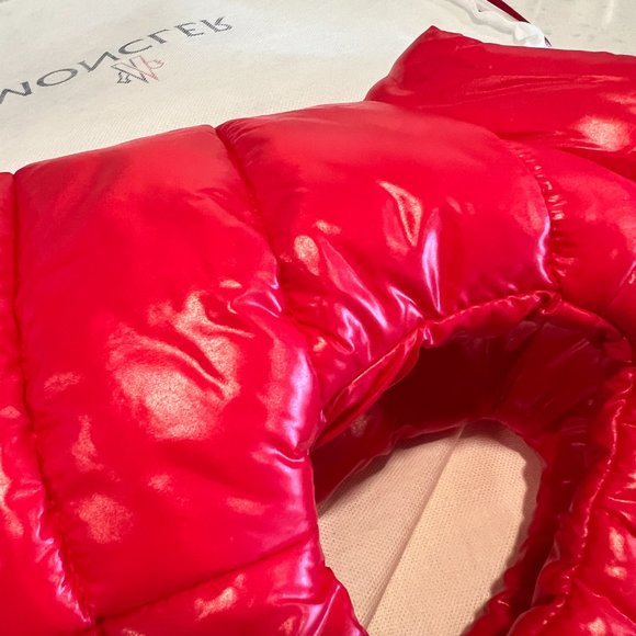 Moncler Poldo. Dog Vest - Picture 7 of 7